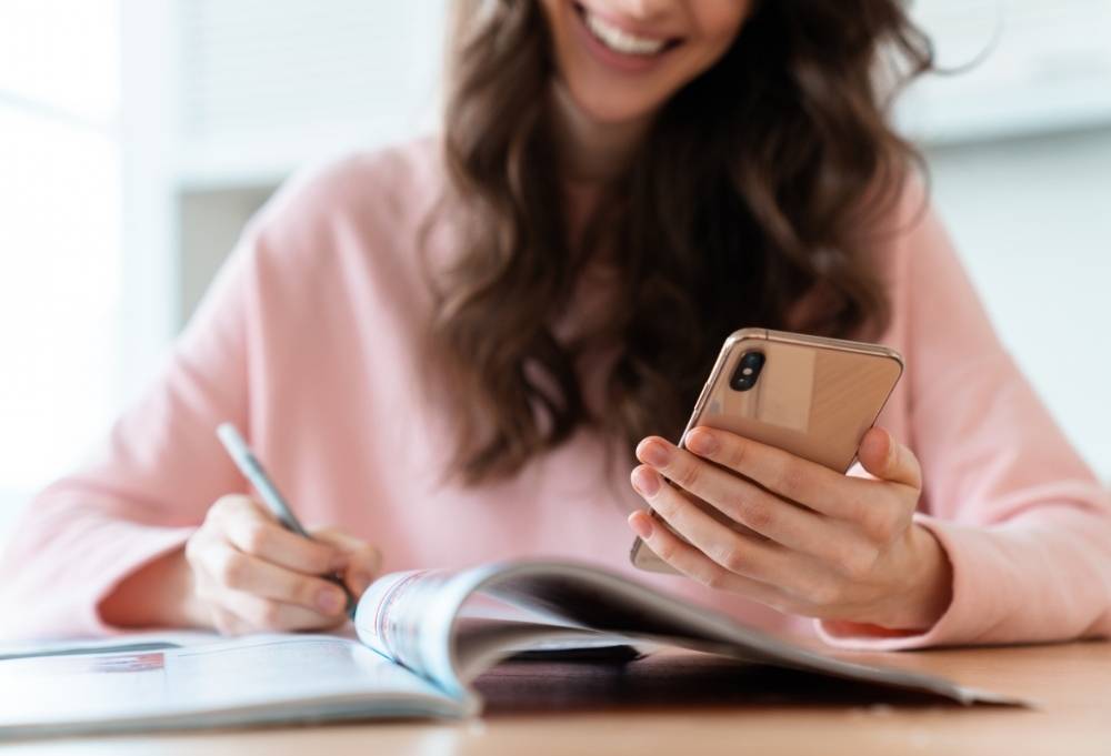 Amazon KDP Matte vs Glossy: Which Should You Choose And Why?